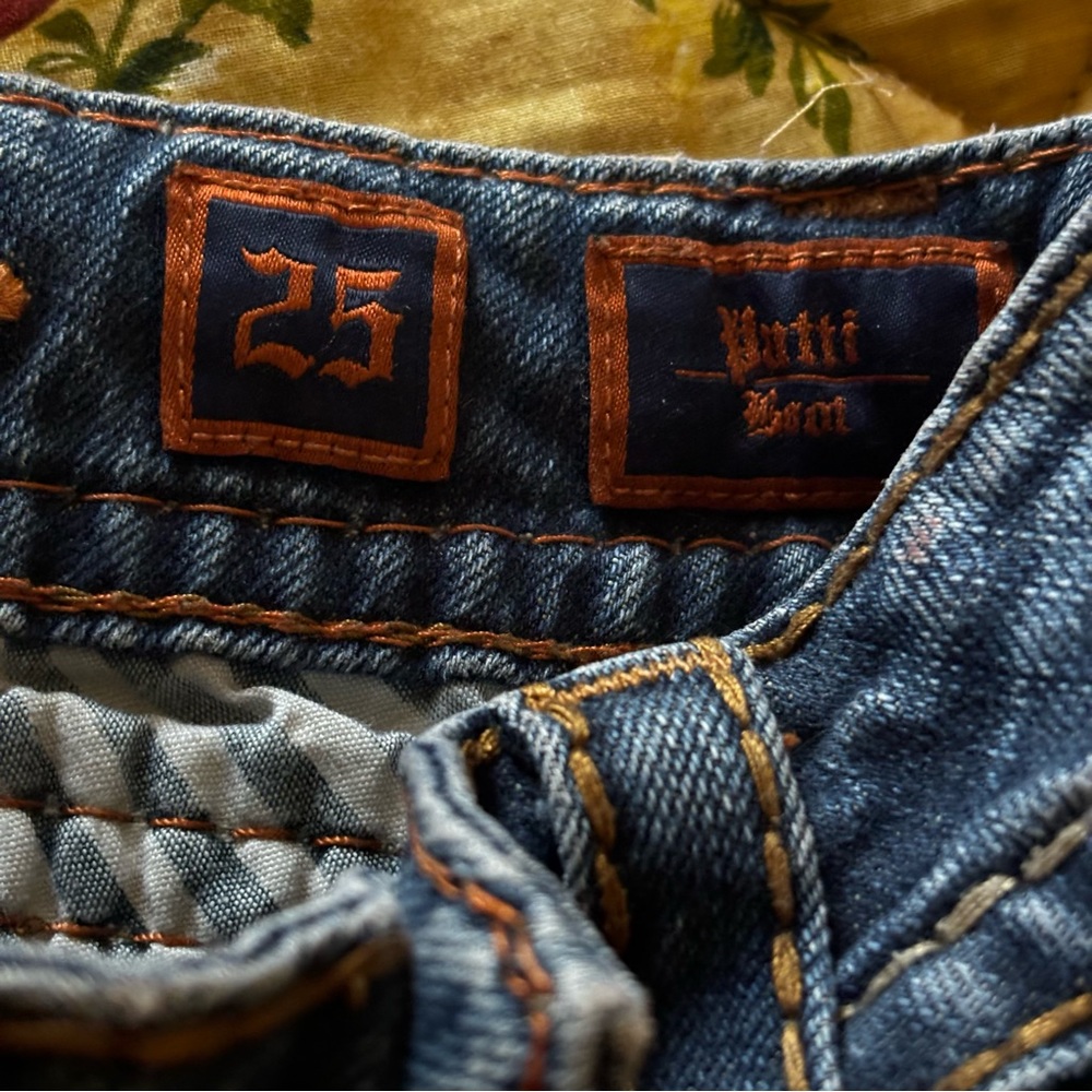 Rock Revival distressed jeans sz25